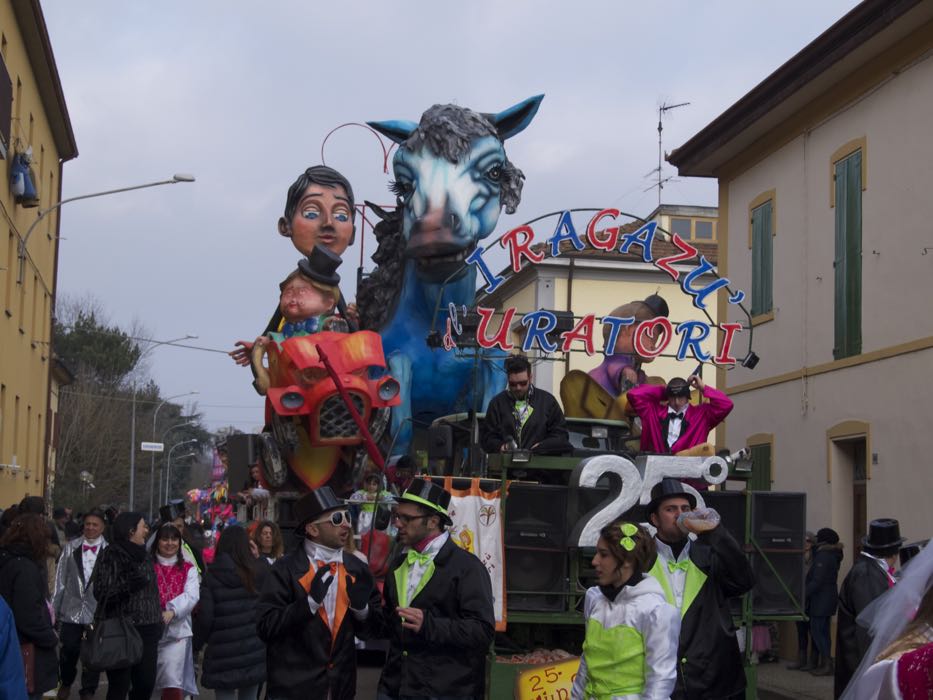 Carnevale di San Pietro in Casale - Prima sfilata 8/2/2015