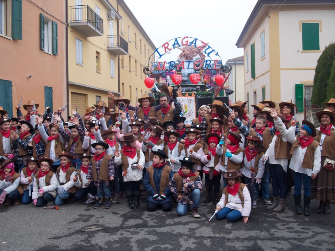 Carnevale di San Pietro in Casale - Prima sfilata 31/01/2016